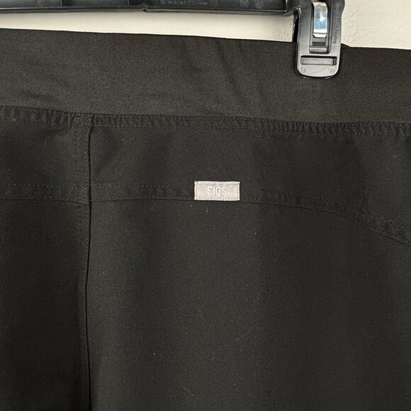 FIGS Scrub Set Sz XXL Catarina Scrub Top Kade Cargo Pants Black Technical - Picture 12 of 15
